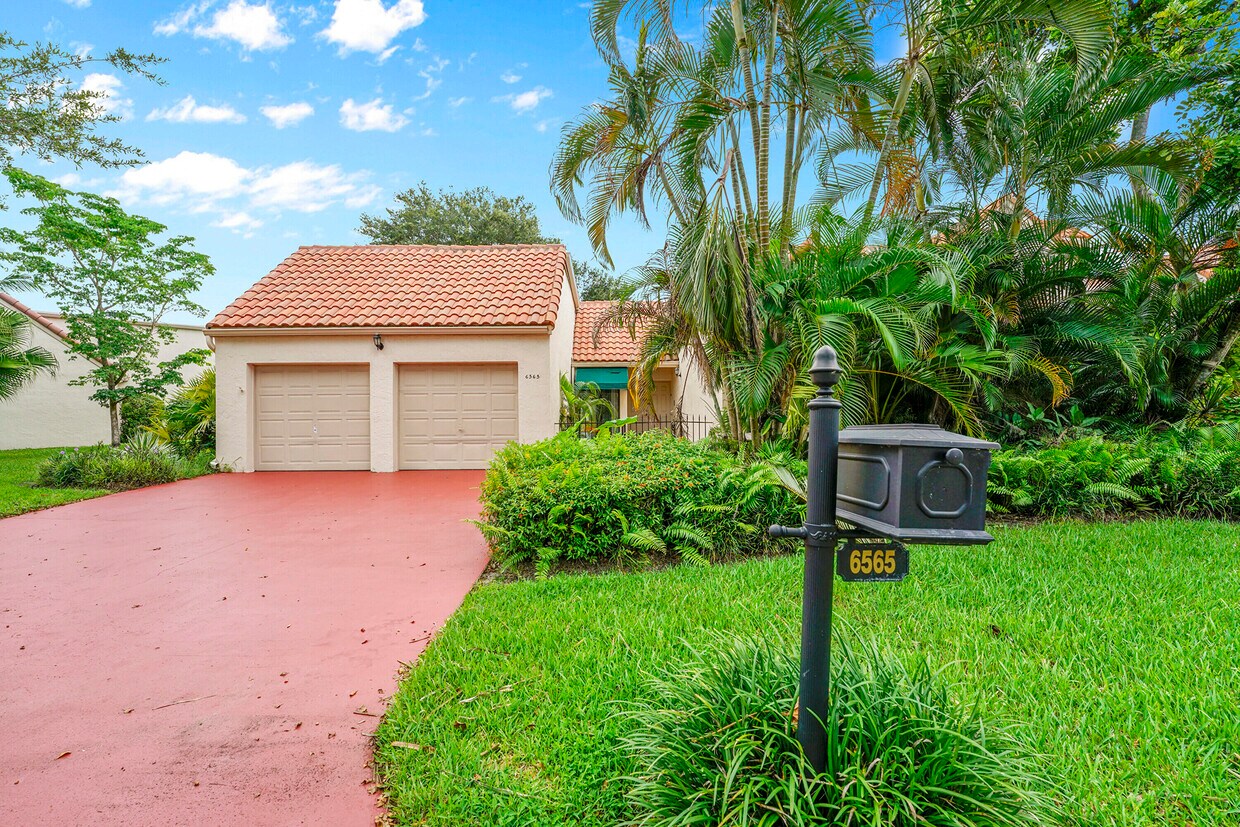Foto principal - 6565 Las Flores Dr