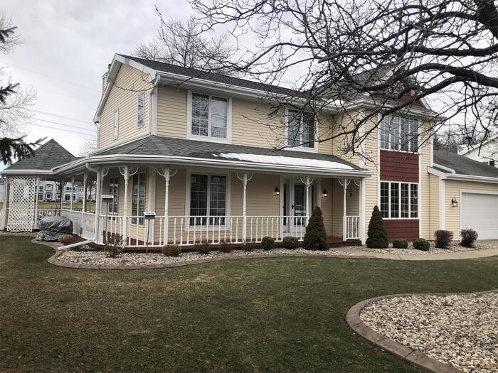 Primary Photo - Beautiful 3 Bedroom 2.5 Bath-Waterfront Home