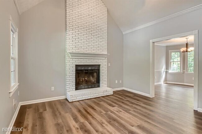 Foto del edificio - 3 br, 2 bath House - 611 Alma Court UNIT