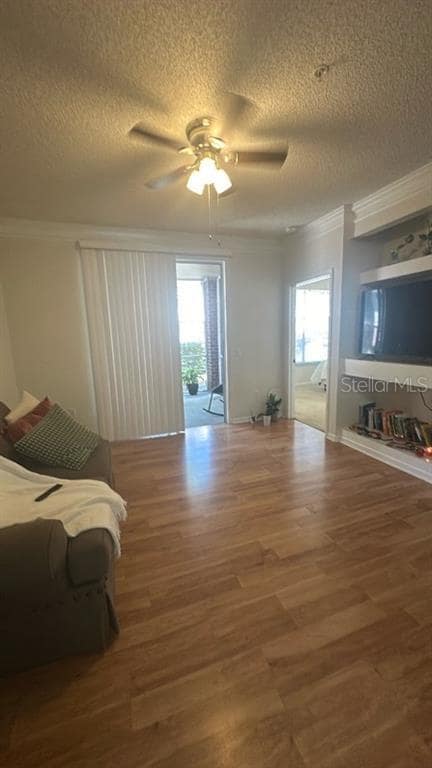 Foto del edificio - 8301 Elm Park Dr