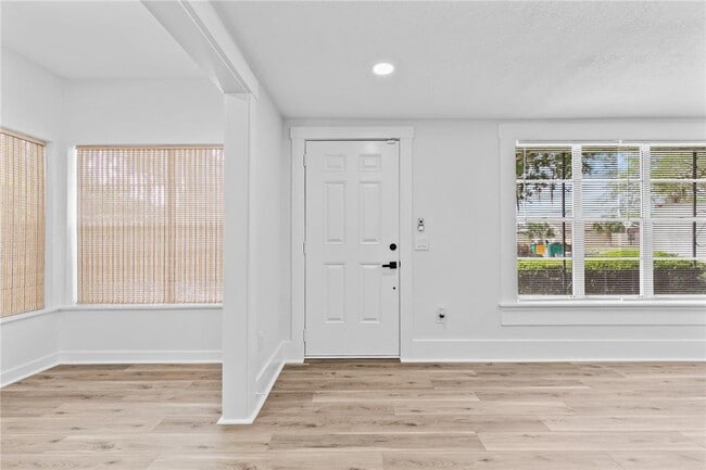 Building Photo - 1803 E Orange Ave