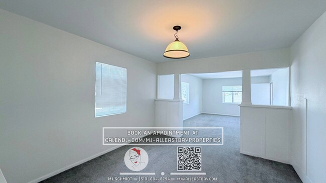 Foto del edificio - Large 2 Bedroom - 1 Bath - Top Floor with Sunny Views $1750!