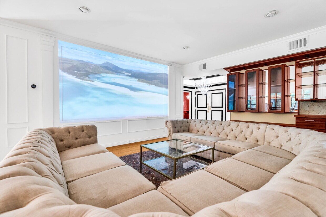 Foto principal - 1124 Kings Rd