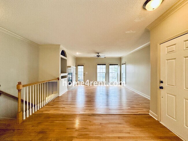 Building Photo - Maintenance Free! Main level Master, Finished Basement and Wood Floors in the Kitchen! *Brand New...