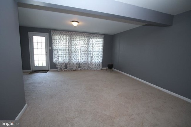 Building Photo - 375 Concetta Dr