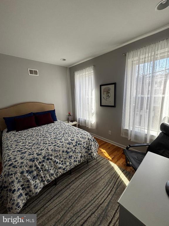 Foto del edificio - 2633 Earp St
