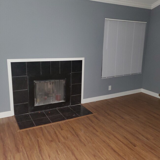 Building Photo - 18411 Plummer St