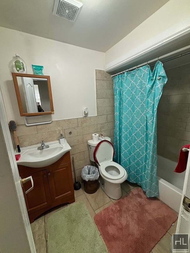 Building Photo - BROOKHAVEN AVENUE - ROOM RENTAL