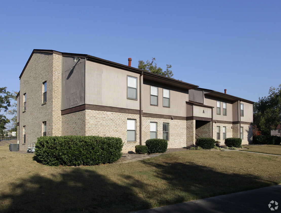 Primary Photo - Renaissance Villa Apartments