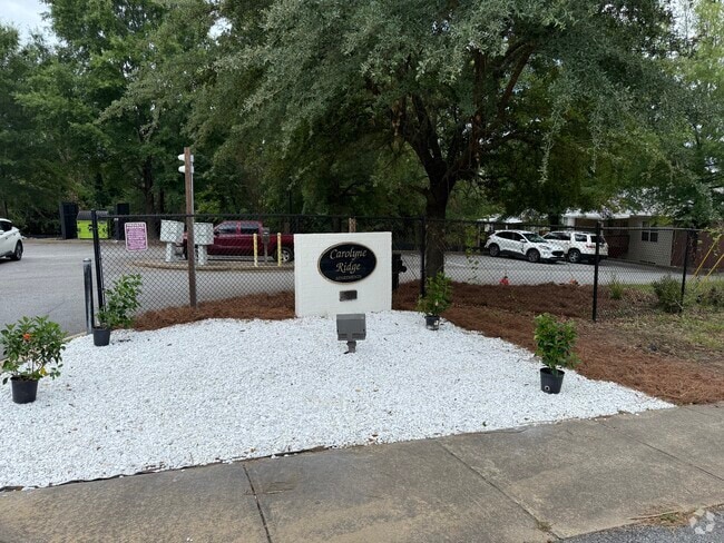 Building Photo - Carolyne Ridge Apartments
