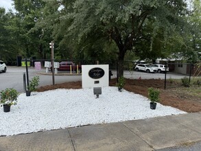 Building Photo - Carolyne Ridge Apartments
