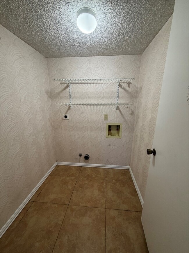 Building Photo - 13616 Garden Grove Ct