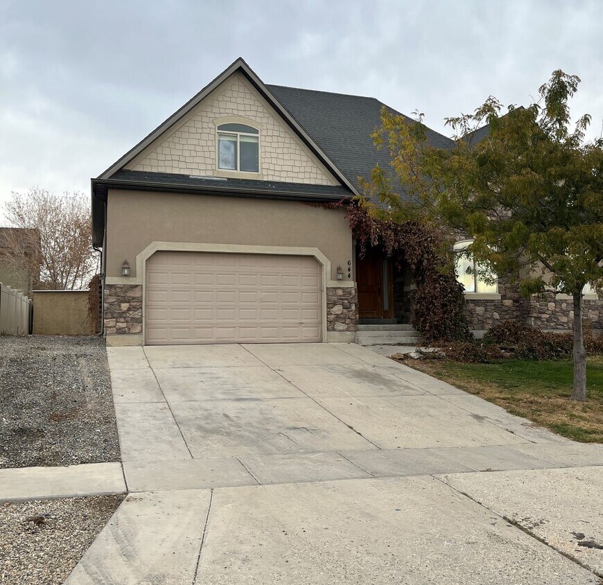 Primary Photo - 1/2 Off 1st Months Rent!! 5 Bedrooms, 3 Ba...