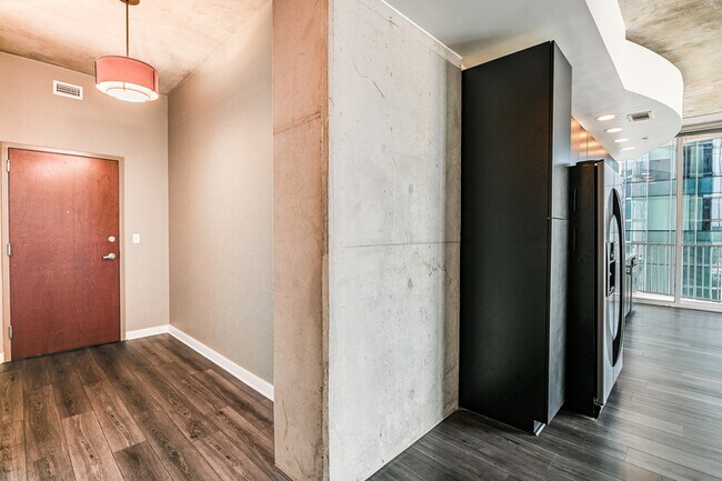 Building Photo - 360 Nueces St