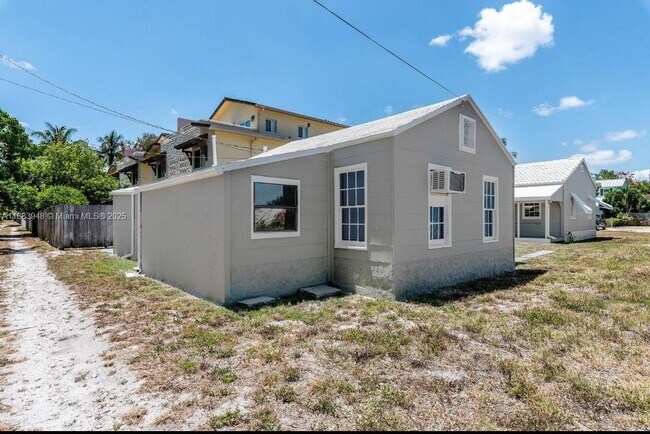 Foto del edificio - 500 SW 10th St
