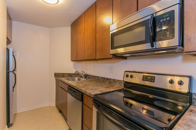 Foto del edificio - 1355 N Dearborn St