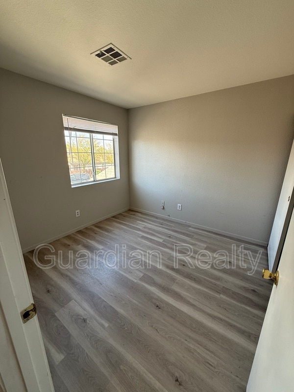 Building Photo - 10467 Lilac Tree Ave