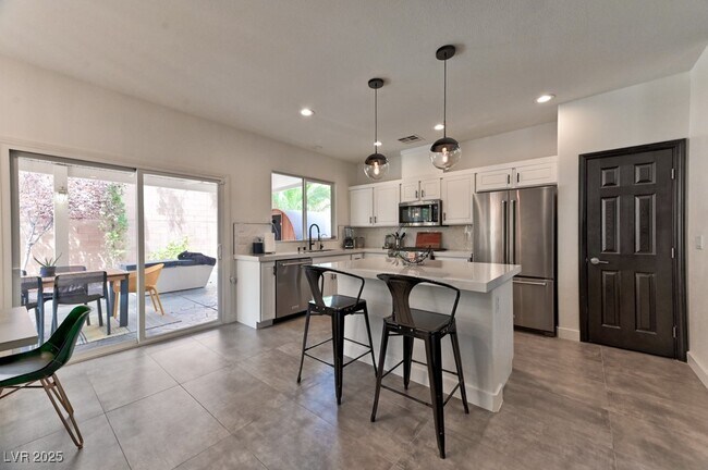 Foto del edificio - 1041 Chestnut Chase St