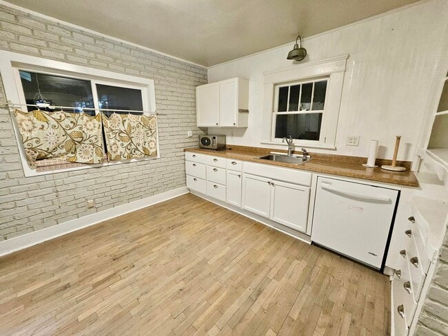 Building Photo - 511 Locust St