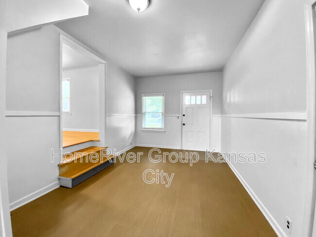 Foto del edificio - 2501 NE 52 St