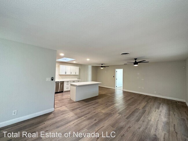 Building Photo - 3 br, 2 bath House - 3120 Hebard Dr