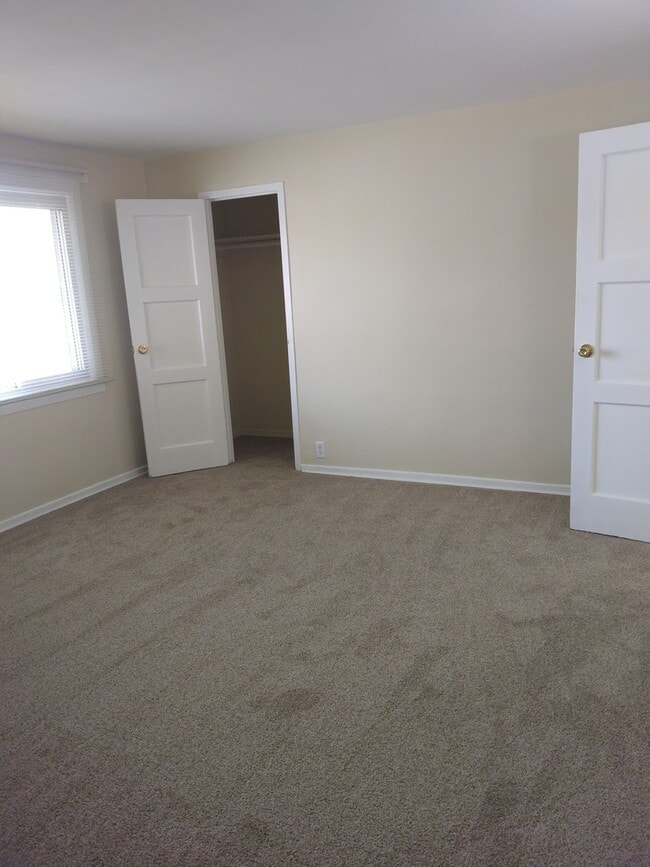 Building Photo - 3444 Western Ave