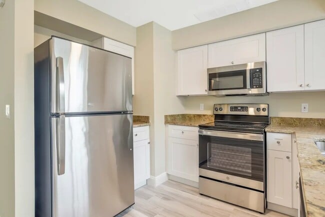 Foto del edificio - 4666 Donovan St