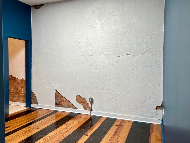 Building Photo - For Rent – Downtown Jonesboro Loft Apartment
