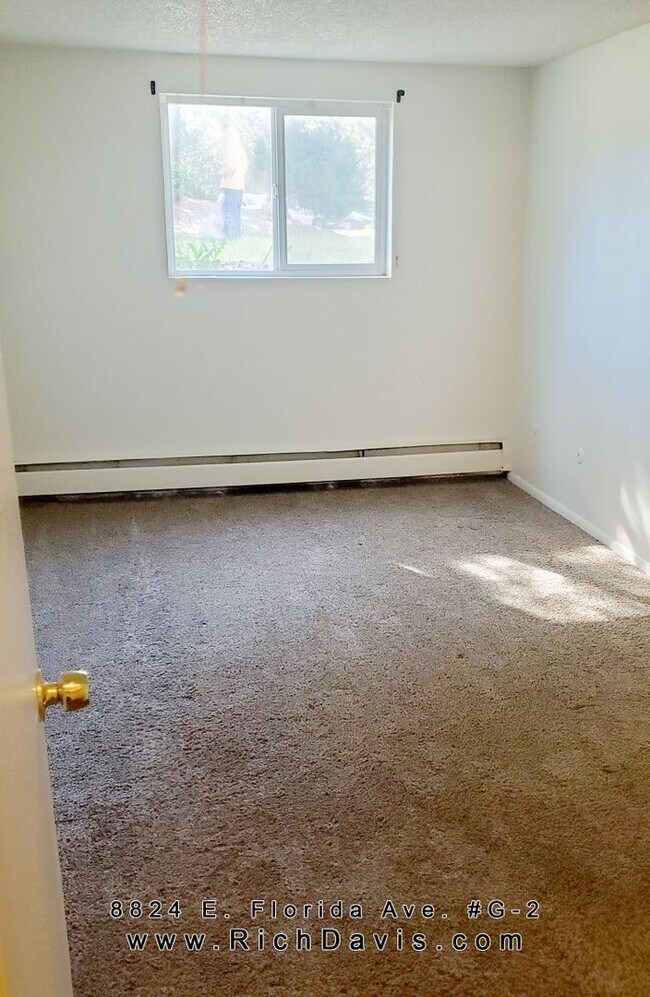 Foto del edificio - Great location off Leetsdale/Parker and Florida with lots of amenities such as pool, hot tub, clu...
