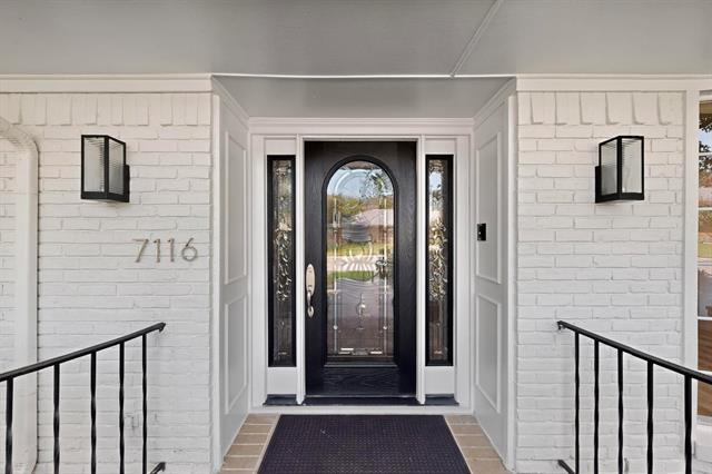 Building Photo - 7116 Town Bluff Dr