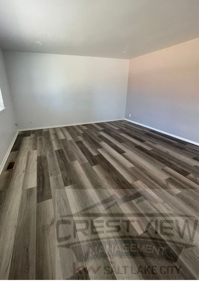 Foto del edificio - Roy Duplex