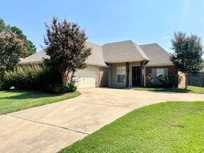 Building Photo - 102 Tracey Cove