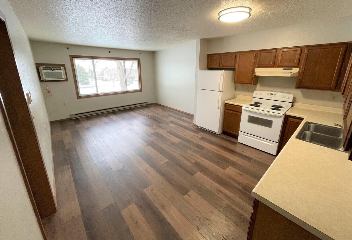 Primary Photo - 213 13th Ave E