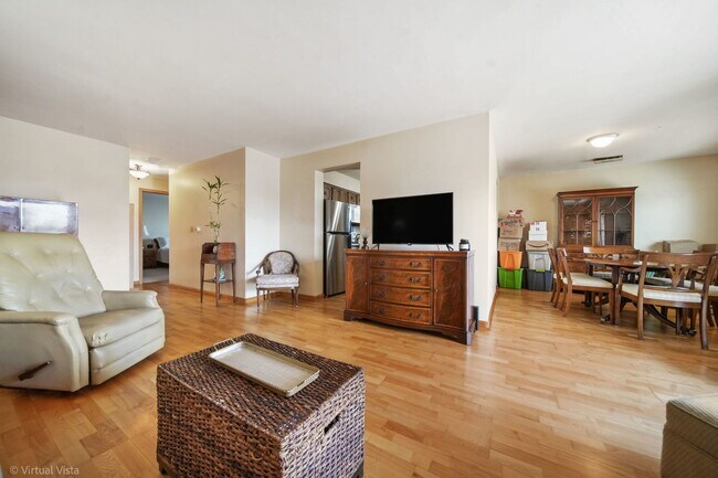 Building Photo - 1601 N 76th Ct