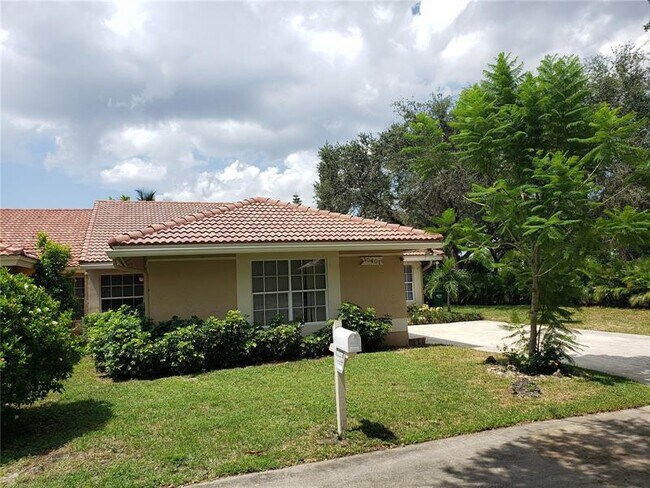 Building Photo - 10401 NW 10th Ct
