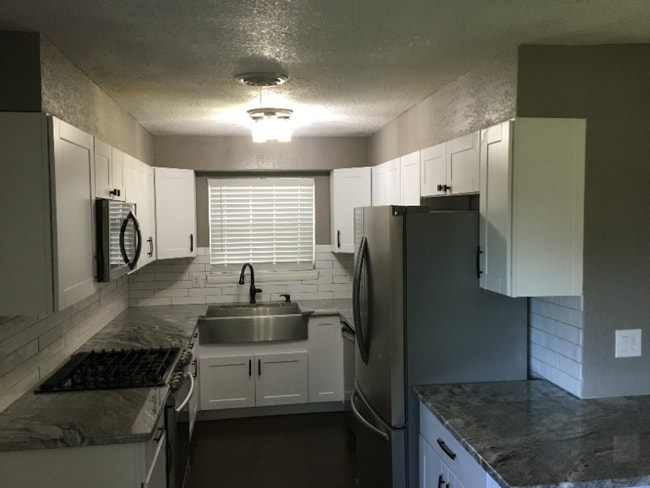 Building Photo - 2712 Palmetto Dr