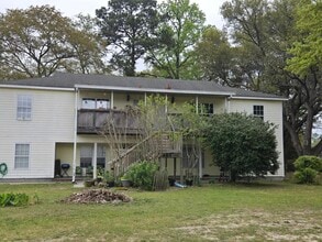 Building Photo - 984 Fox Hollow Rd