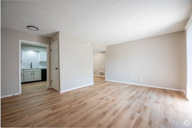 2BR, 2BA - 950SF - Living Room - The Eclipse Apartment Homes