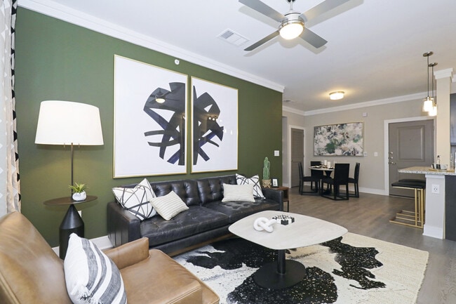 Foto del edificio - Modern Living in Spring – Just Minutes from Downtown!