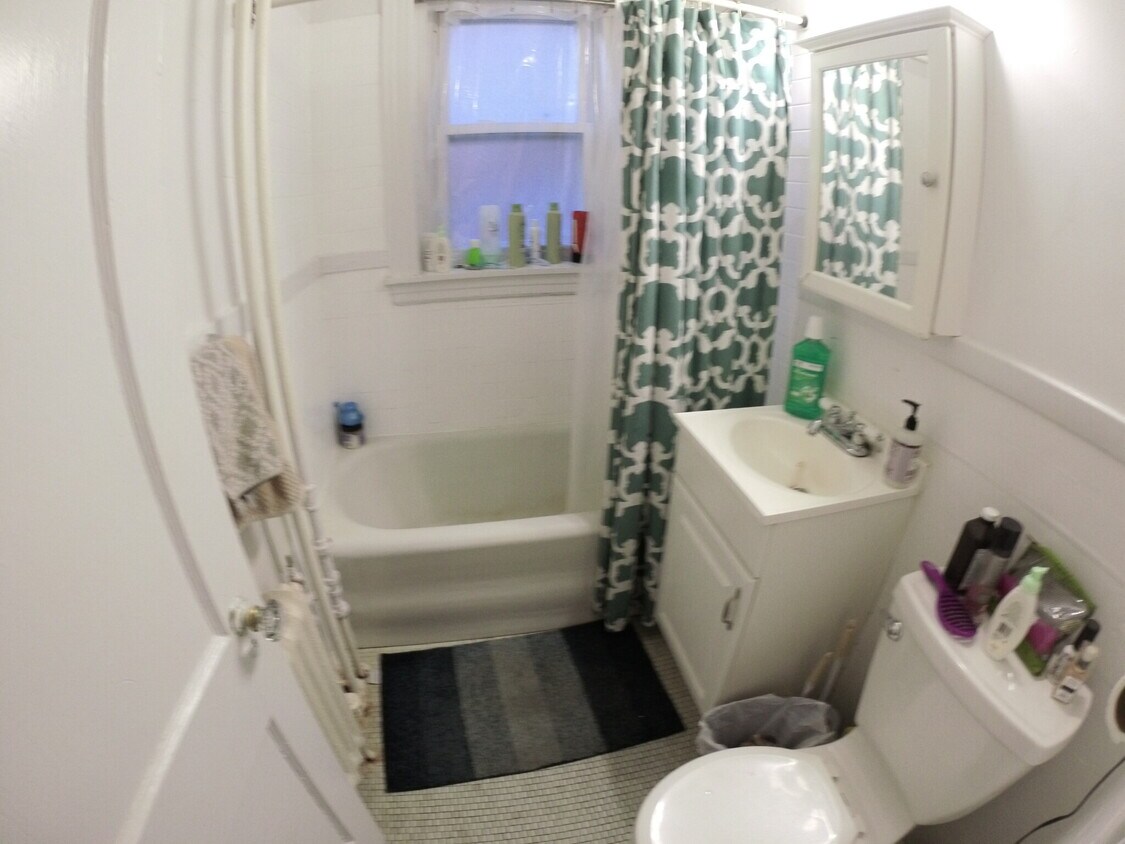 Foto principal - 1615 Commonwealth Ave