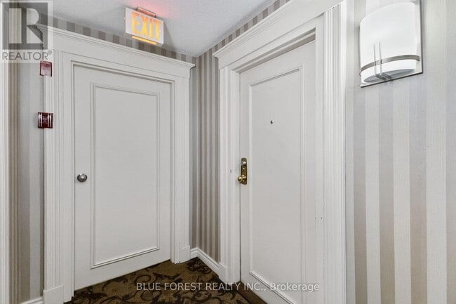 Photo du bâtiment - 570 Proudfoot Ln