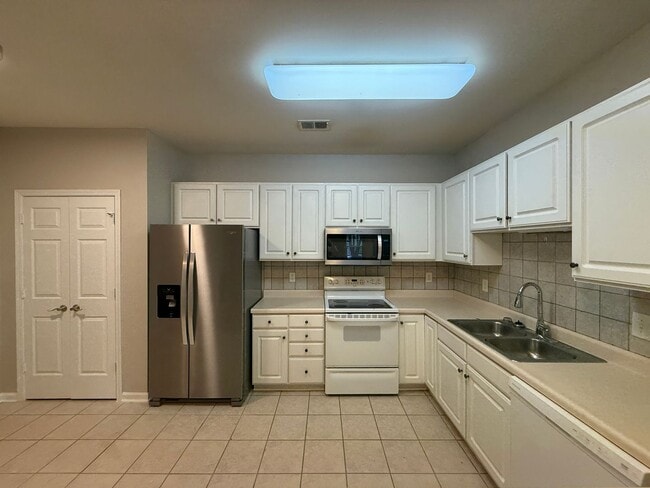 Photo - 6941 Hanesbrook Cir Apartment