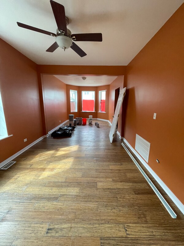 Building Photo - 547 N Trumbull Ave