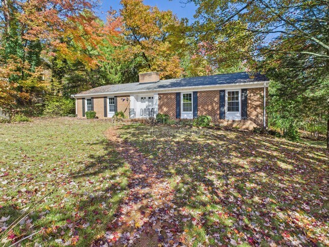 Foto del edificio - 1233 Pinehurst Rd