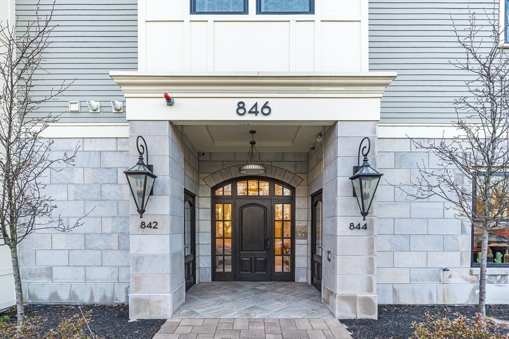 Foto principal - 846 Main St