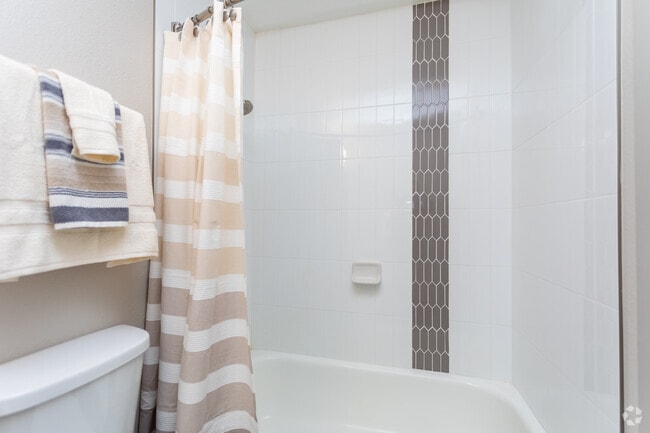 2BR, 1BA - 720 SF - North 49 Apartments