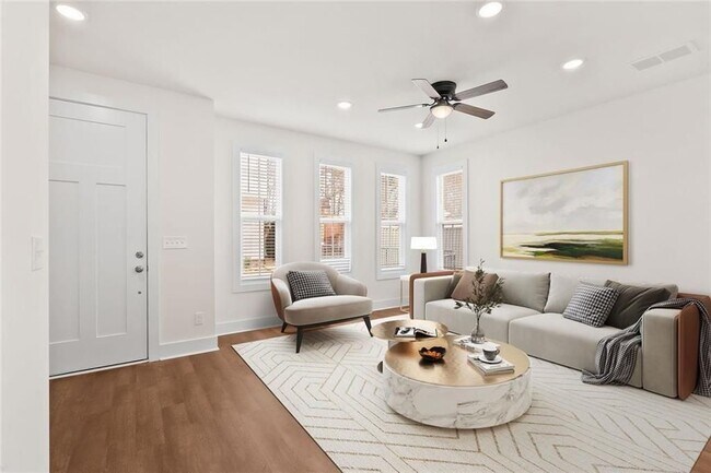 Foto del edificio - 195 W Lake Ave NW