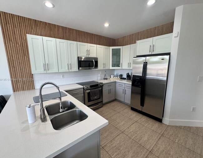 Foto del edificio - 10400 NW 58th Ter