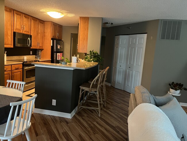 Building Photo - 6157 Chasewood Pky