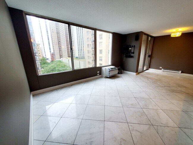 Foto del edificio - 71 E Division St